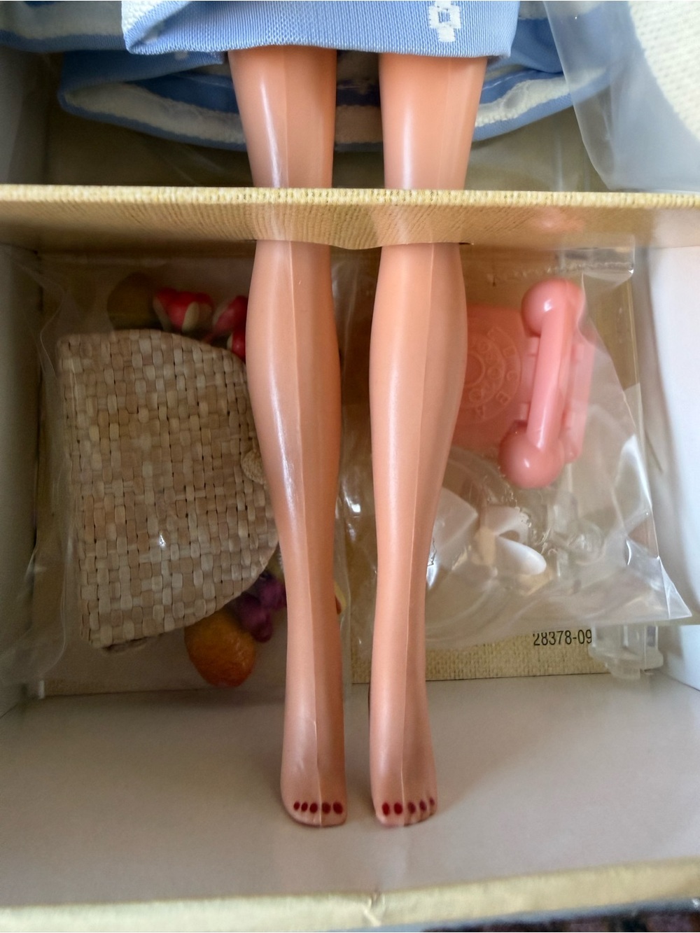 Barbie Collectors Limited Suburban Shopper 1959 Fashion Doll Replica 2001 - Picture 3 of 9